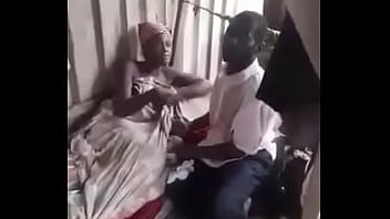 播放 坏男人他妈的妓女，不想付钱