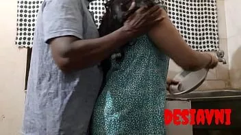 play Desi avni خادمة عامل في مطبخ الصعب مارس الجنس بواسطة owner
