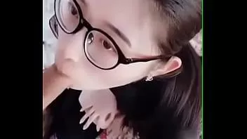播放 一个非常漂亮的中国女人，和她的爱人发生性关系，不断高潮