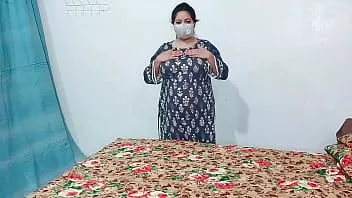 播放 德西印地语阿姨用假阳具自慰