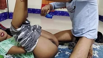 चलाएँ उसकी चूची पर जोर से कमिंग, एमडी हनीफ पीके और पोपी खातून की चुदाई