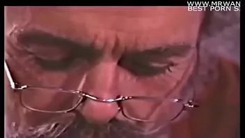 播放 来自（（复古年份））1970 年代档案收藏的惊人视频）））））我记得我的档案收藏杰作中的这个