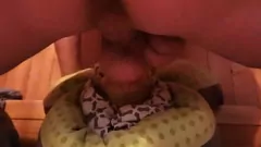 play Бритая милфа трахается с Fleshlight, когда ее муж не в настроении