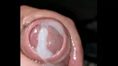 Reproducir Euro amateur 'justwanking69' se pone aceitoso y se masturba hasta obtener una corrida explosiva