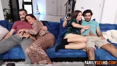 play Fantasy Foursome Foundase: Maya Woulfe ، Donnie Rock ، Sofie Marie & Stepkids