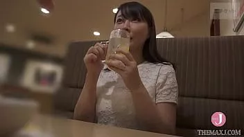 play 2 Mädchen trafen sich in einem Izakaya, mit dem sie einen Dreier hatten, und überprüften ihre Muschi an den gespreizten Beinen! ist es nicht so glatt? verwendest du Herbizide? - Einleitung